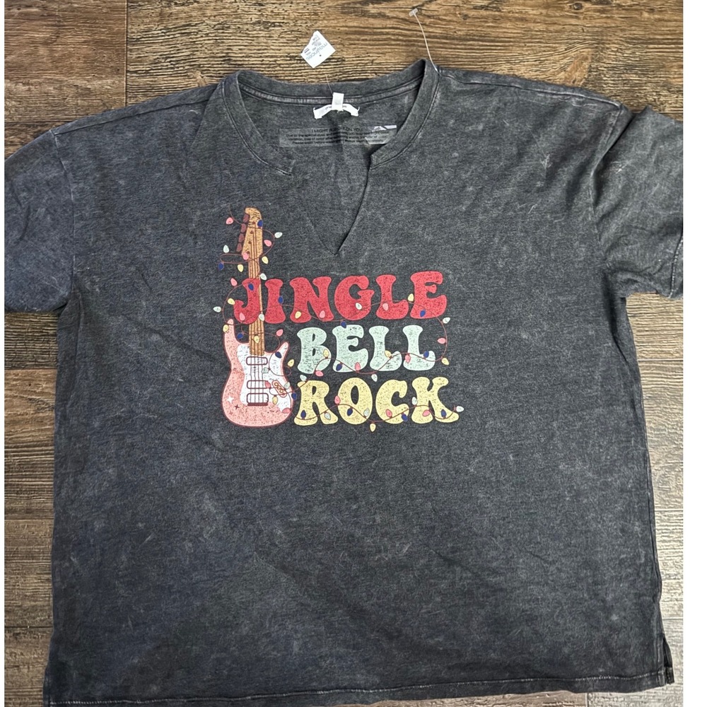 Maurices Jingle Bell Rock‎ Graphic T Shirt Women's Size Large Gray Mineral Wash